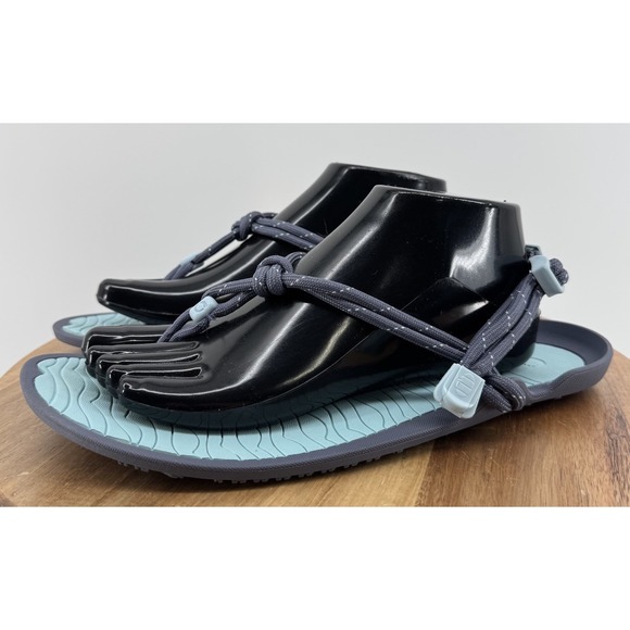 XERO Aqua Cloud Barefoot Sandals Blue Glow Outdoor Water Minimalist Women's 11 - Picture 1 of 11